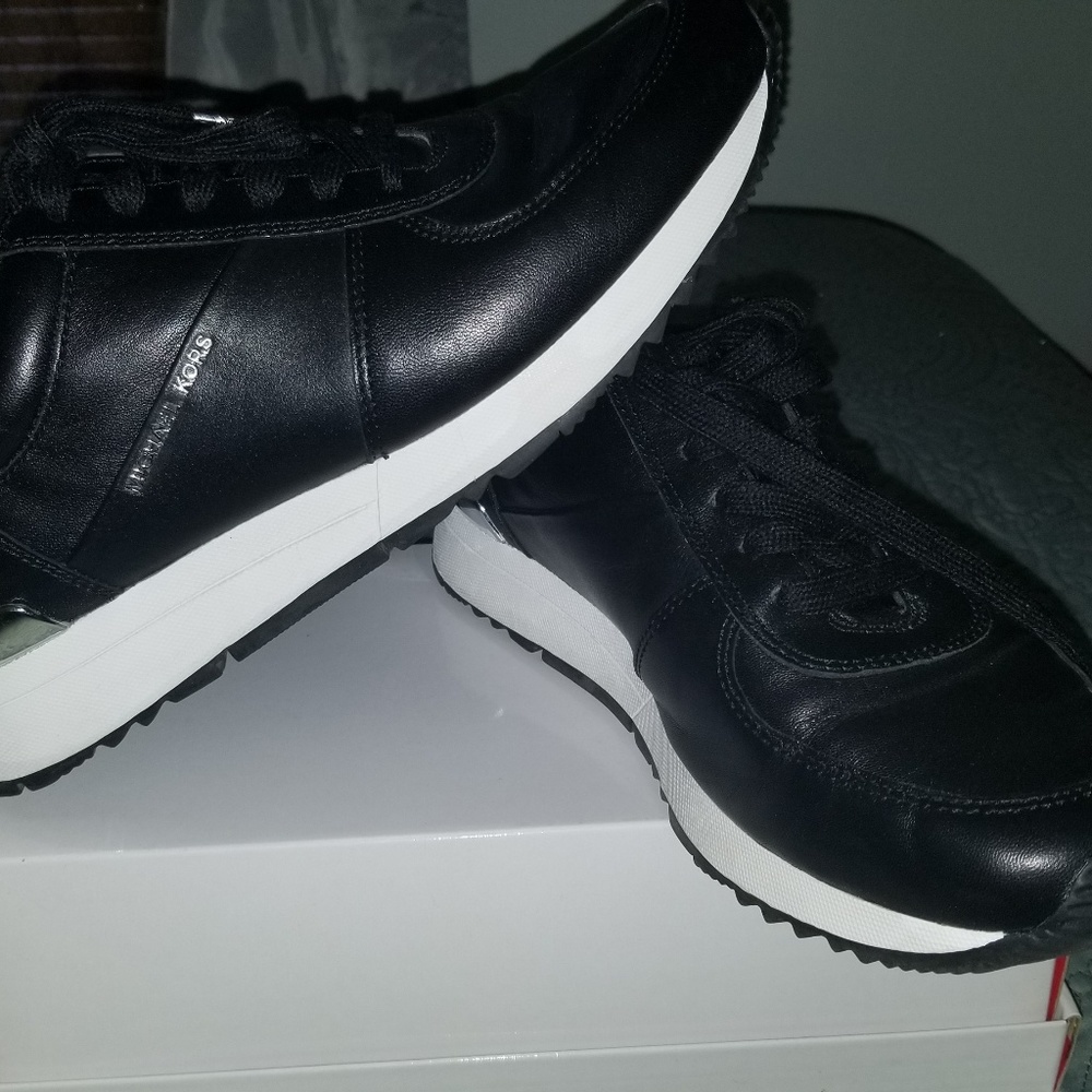 Michael kors leather tennis shoes